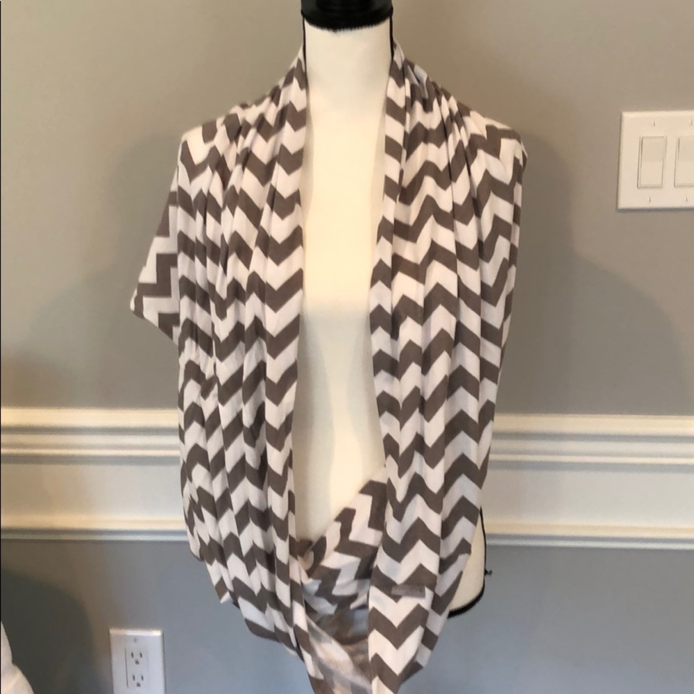 Nursing scarf